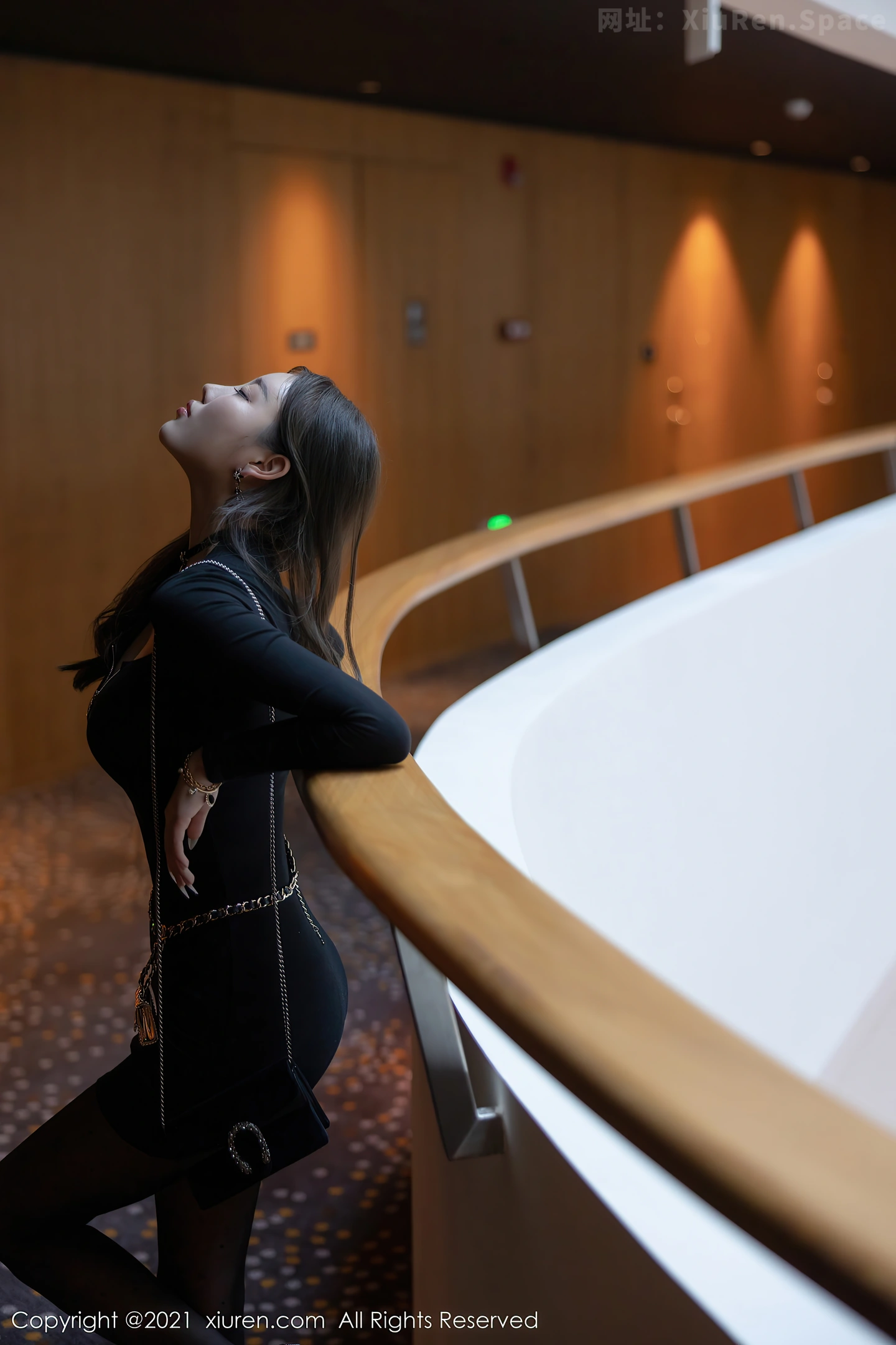 图片[2]-[XiuRen秀人网]VOL.3878 女神杨晨晨Yome黑色连身裙配超薄黑丝裤袜秀完美身材诱惑写真87P-秀人网官方网站
